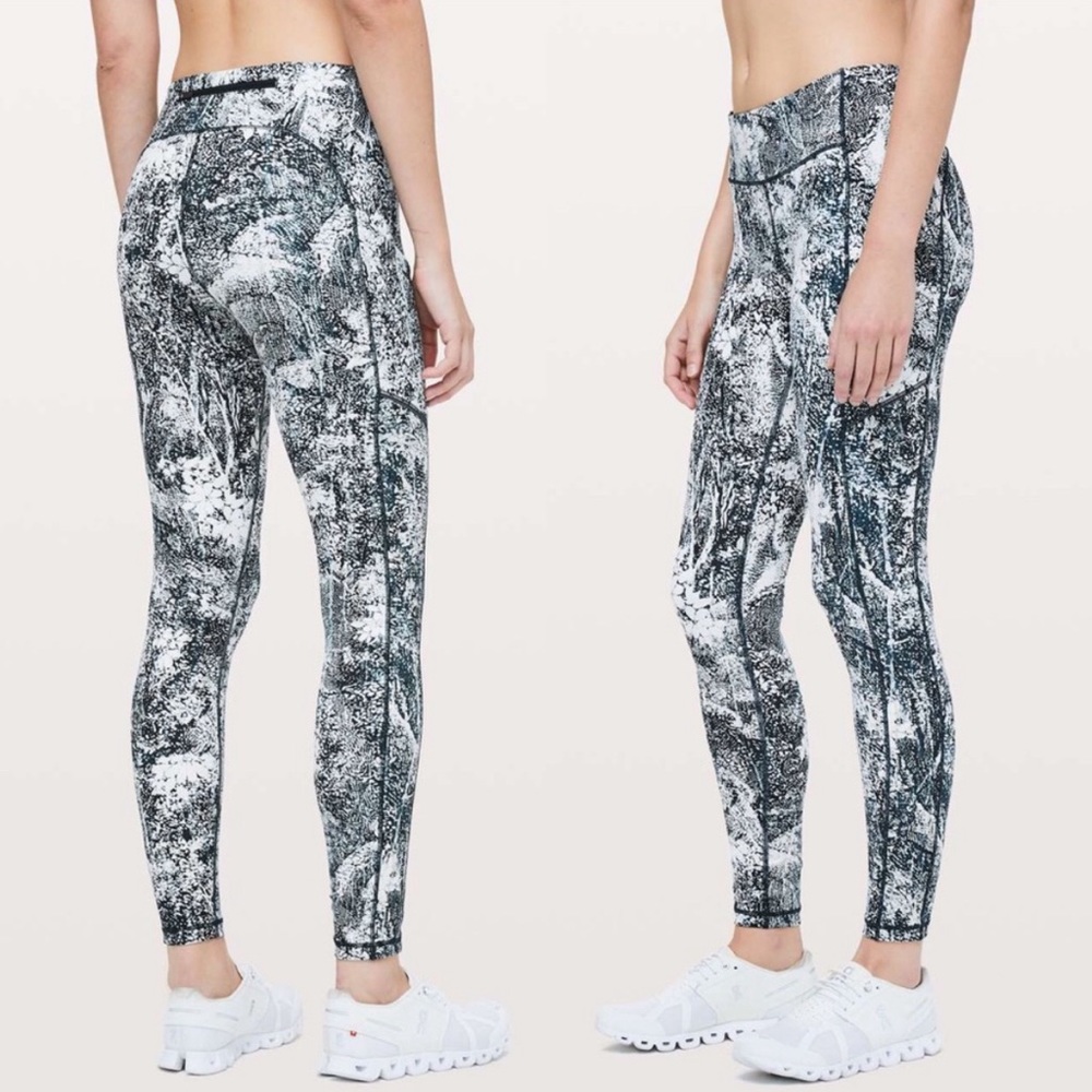 Lululemon Speed Up Tight 28"
Full-On Luxtreme 
#400